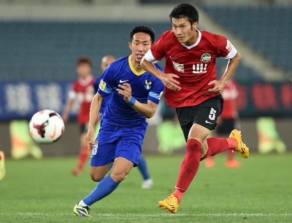 热身赛：大连英博2-1击败青岛西海岸