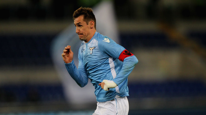 拉什福德单刀踢失表现懒散，巴萨买断前景黯淡（拉什福德错失单刀状态低迷，巴萨买断希望渺茫）