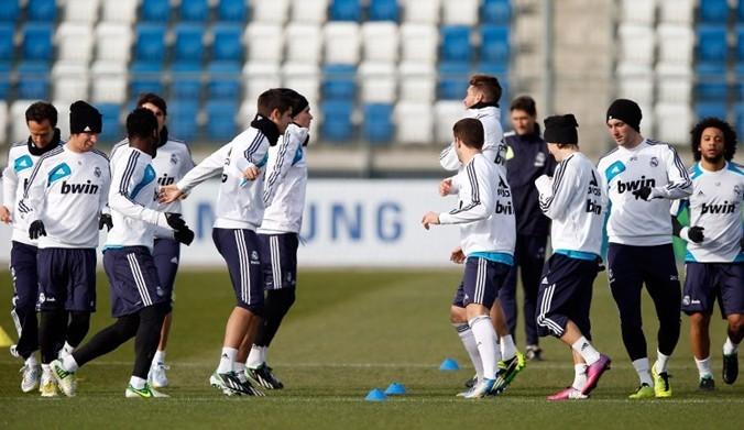 极致弯刀！孙兴慜完美任意球攻入国家队生涯第54球（神级弧线！孙兴慜任意球破门斩获国家队第54球）