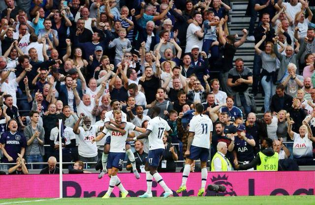 梅西达成400助攻成就，历史第一！（梅西完成第400次助攻，史上第一人！）