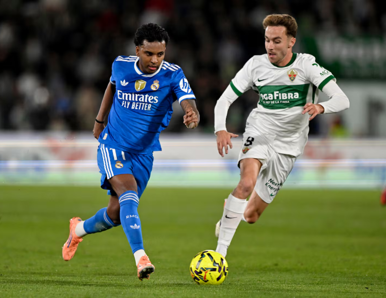 埃斯特旺经纪人：我们连续4年和巴萨谈转会，但对方财政困难（埃斯特旺经纪人：与巴萨谈转会已四年仍无果，因其财政拮据）