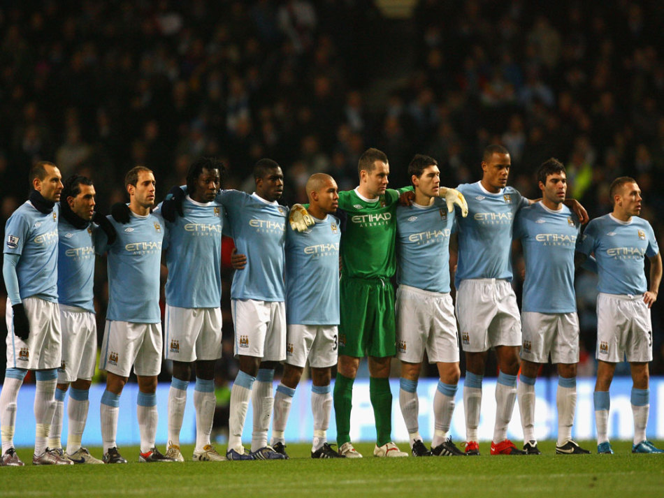 亚精英赛半场：陈威屡献神扑力保城池，海港0-0柔佛新山（亚精英赛半场：陈威高接低挡稳住阵脚，海港0-0暂平柔佛新山）