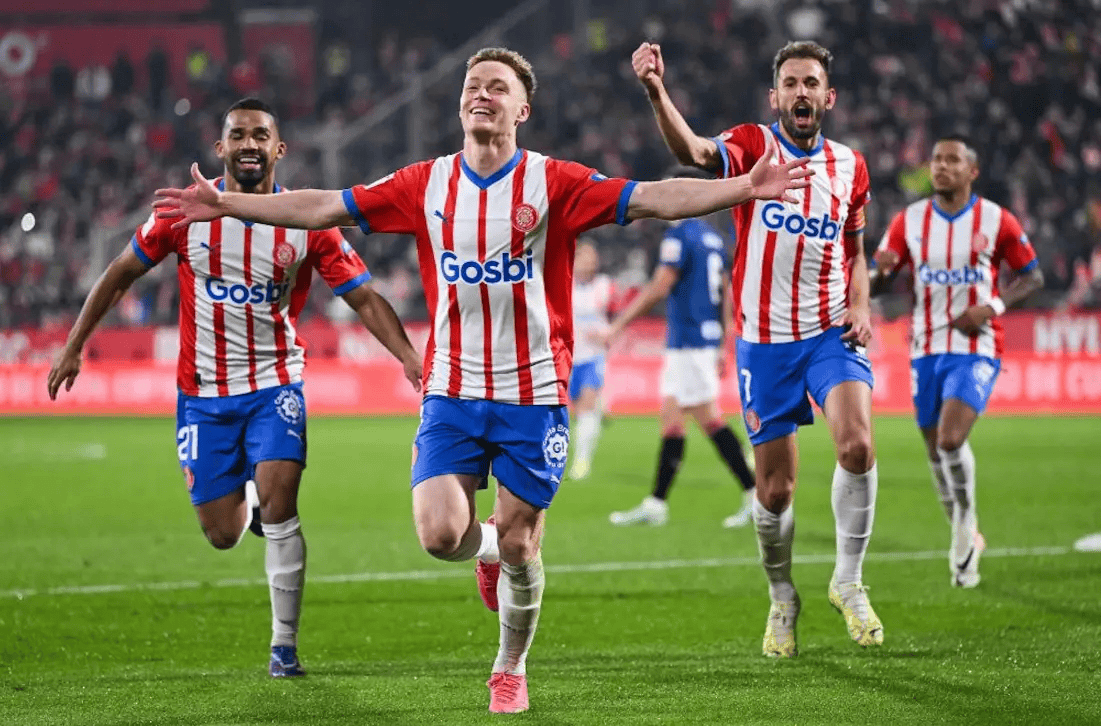 与4结缘，多特5轮欧冠联赛有4轮打入4球，剩下1轮被曼城进4球