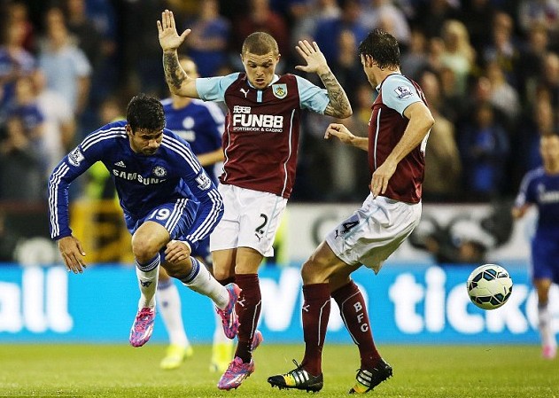 莱万：我经常带伤上场，肋骨骨折也硬撑；不着急决定未来（莱万：常带伤出战，肋骨骨折也硬扛；未来去向不急于决定）