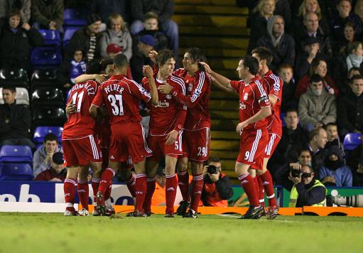 记者：富安健洋已与阿贾克斯就一份短期合同达成一致