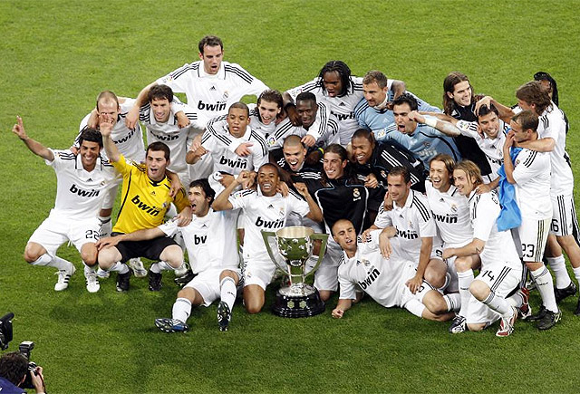 罗体：齐尔克泽愿意加盟罗马，但罗马先租后买报价被曼联拒绝（罗体：齐尔克泽愿投罗马，曼联已拒绝先租后买方案）