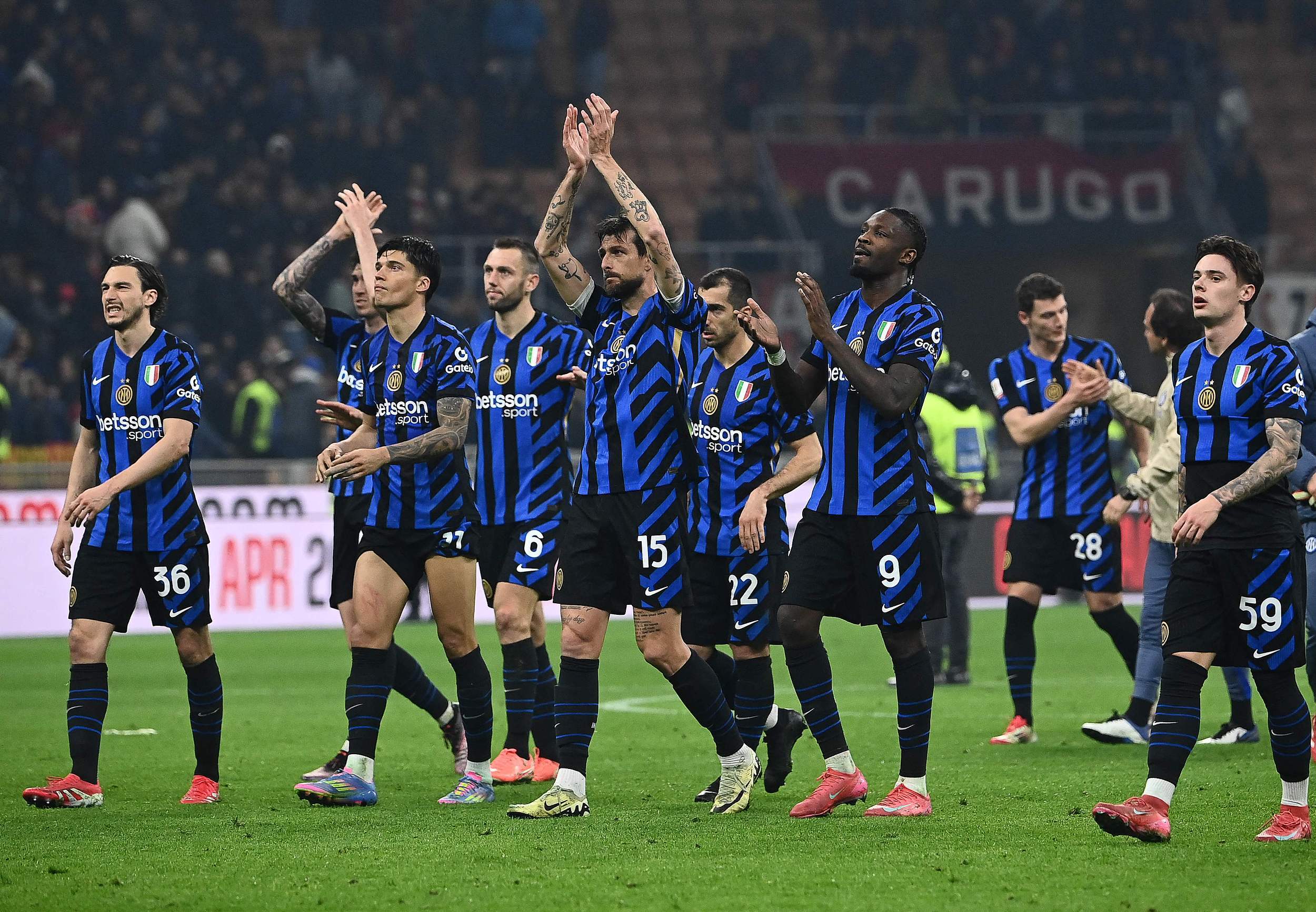 巴萨球员最新身价：亚马尔2亿欧元居首，莱万仅剩900万（巴萨球员身价更新：亚马尔2亿欧领跑，莱万仅剩900万）