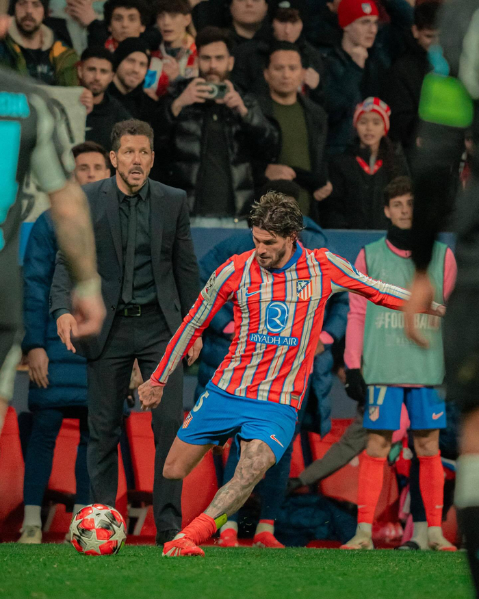 法媒：巴黎和里昂有意承办2028、2029欧联决赛，均已提交意向